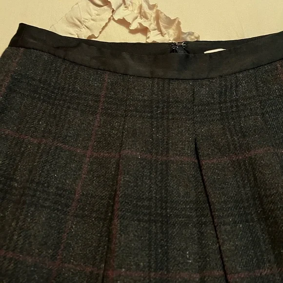 LOFT/women’s Black and Maroon Plaid Pleated Skirt size 0 - Picture 3 of 8